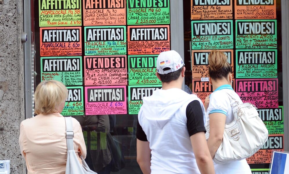 Cartelli di vendesi e affittasi