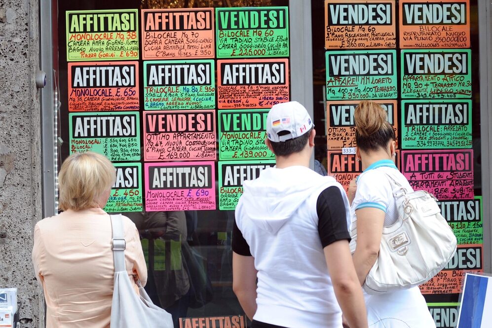 Cartelli di vendesi e affittasi
