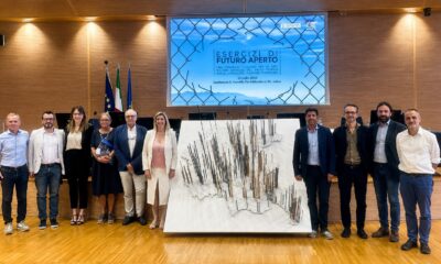 Foto di gruppo al convegno "Esercizi di futuro aperto. Una strategia per le aree militari dismesse del Friuli Venezia Giulia"