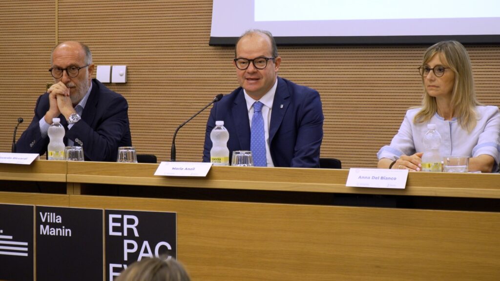 l vicegovernatore Anzil durante il suo intervento