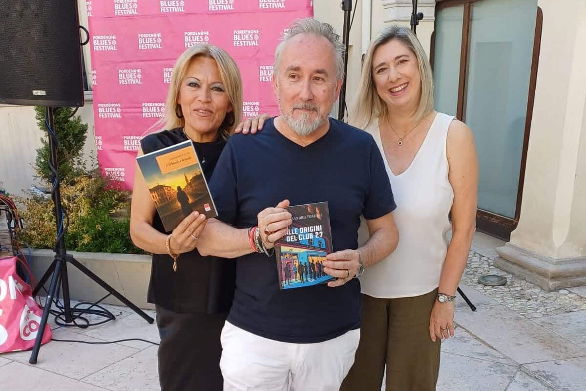 Lo scrittore Alessandro Tonussi alla presentazione del suo libro