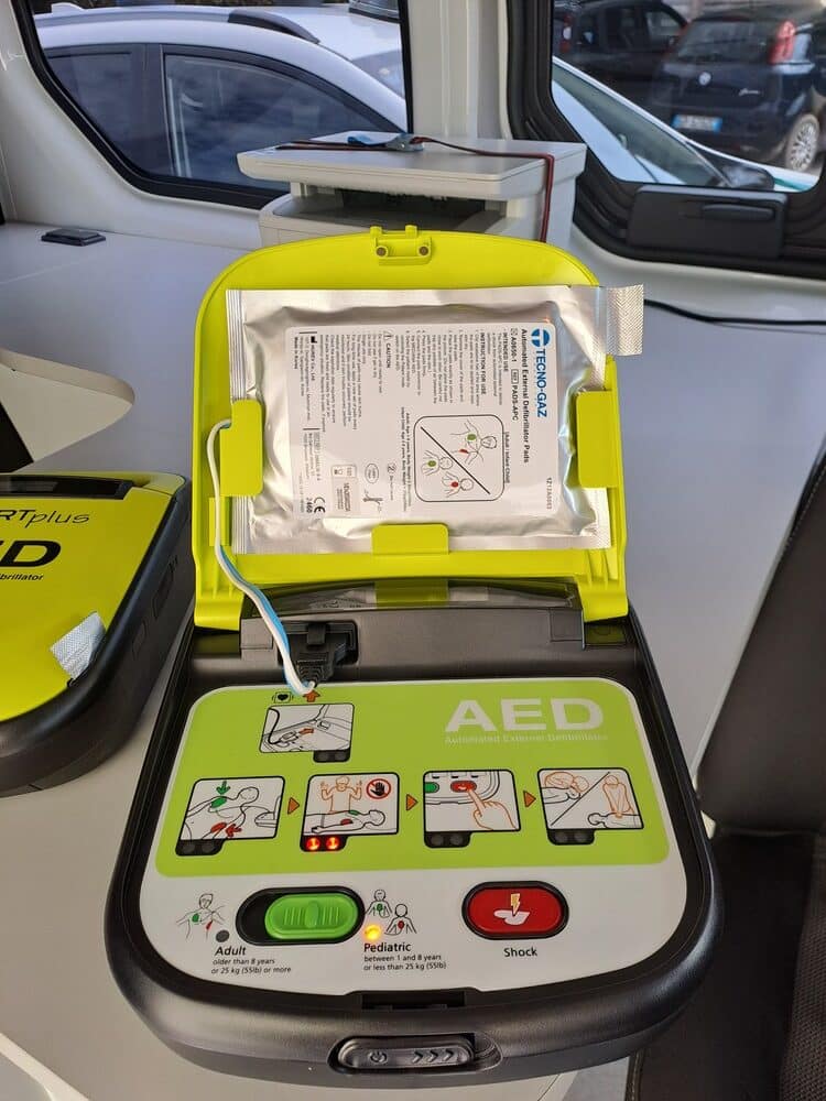 I defibrillatori automatici esterni (Dea) a bordo dei mezzi di servizio del Nucleo operativo attività vigilanza ambientale (Noava) del Corpo forestale regionale