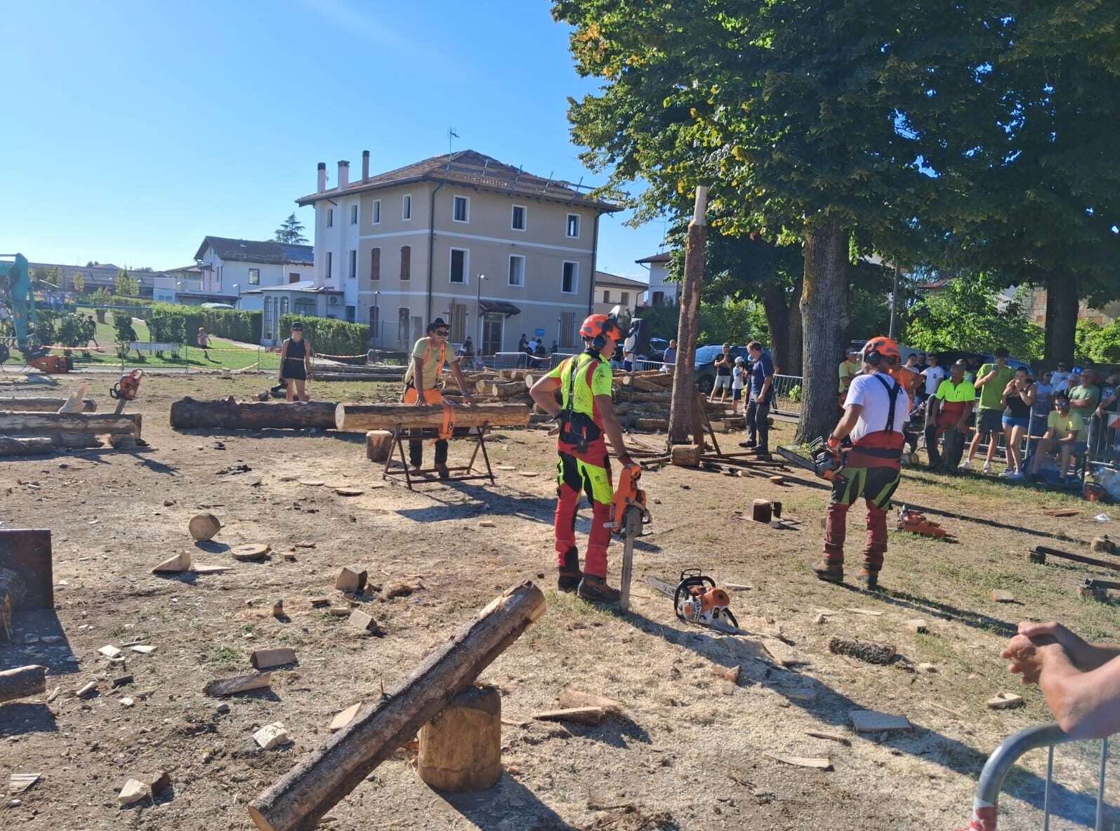 Gara di motoseghe alla Festa del boscaiolo