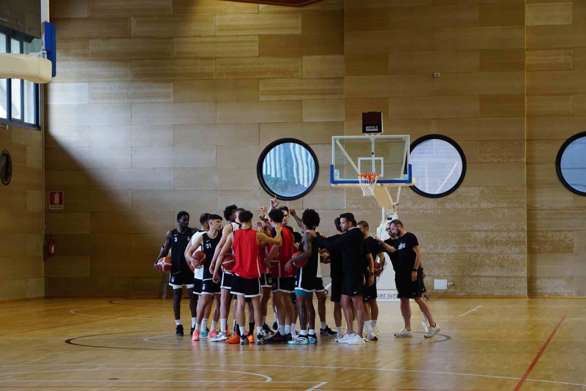Il gruppo dell'APU a fine allenamento