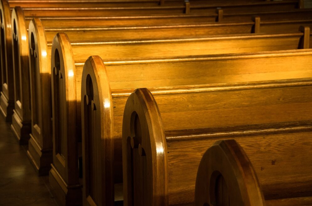 Panche di una chiesa