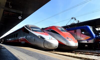 Treni fermi in stazione