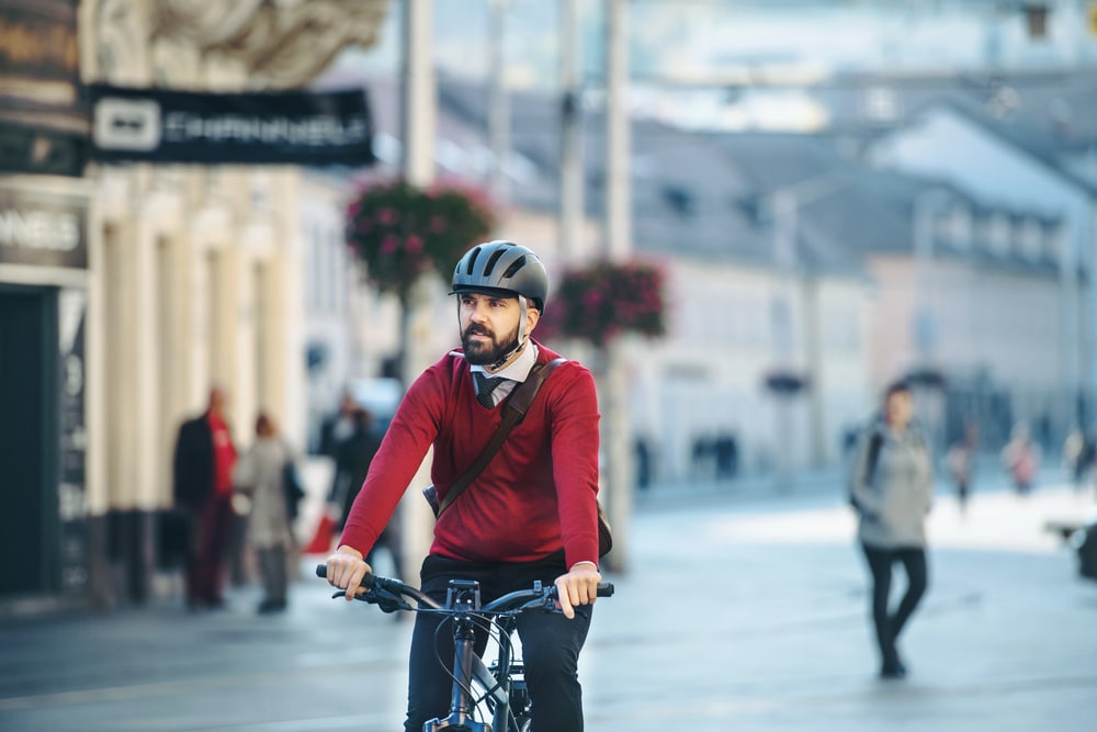 Lavoratore in bici