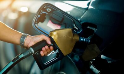 Rifornimento al distributore - Caro carburanti in FVG