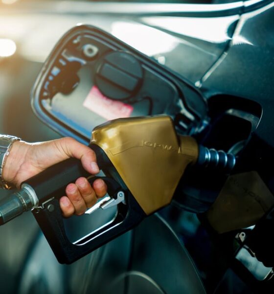 Rifornimento al distributore - Caro carburanti in FVG