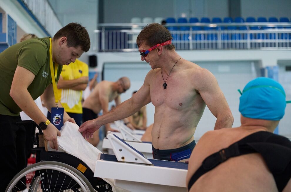 Persona con disabilità in piscina
