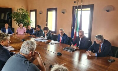 Gli assessori regionali Alessia Rosolen e Sergio Emidio Bini al tavolo con le parti sociali