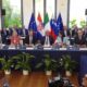 Il tavolo del vertice tra Italia, Croazia e Slovenia