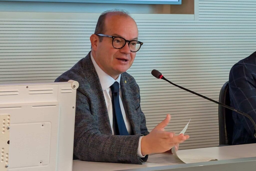 Il vicegovernatore Mario Anzil alla presentazione dei Campionati italiani dei 10 chilometri di corsa su strada