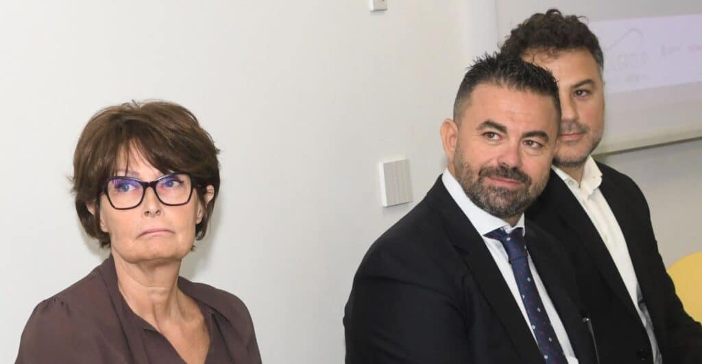 L’assessore Rosolen, il presidente di Edil Group Vincenzo Settimo e il responsabile delle Risorse umane dell'azienda Orian Frasheri
