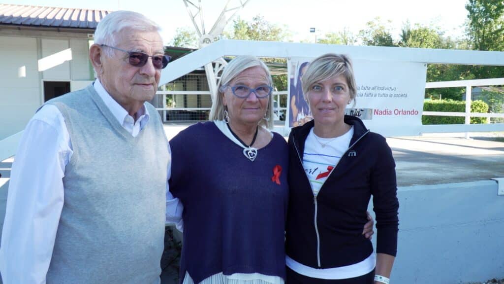 L'assessore Barbara Zilli con la mamma e il nonno di Nadia Orlando
