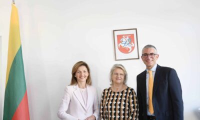 L'assessore regionale Pierpaolo Roberti con l'ambasciatrice di Lituania Dalia Kreiviene (a sinistra) e la console onoraria Lilli Samer (al centro)