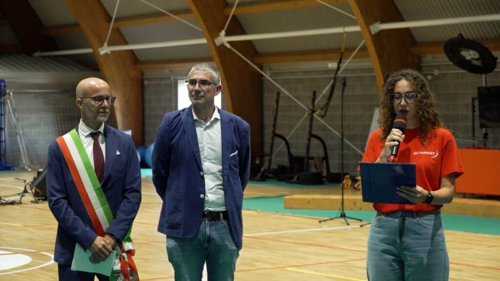 L'assessore regionale Pierpaolo Roberti, a Doberdò del Lago alla cerimonia d'inaugurazione della nuova palestra comunale, assieme al sindaco, Peter Ferfoglia