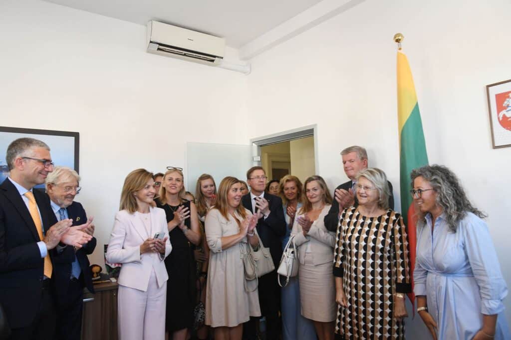 L'inaugurazione della sede consolare in via San Nicolò a Trieste