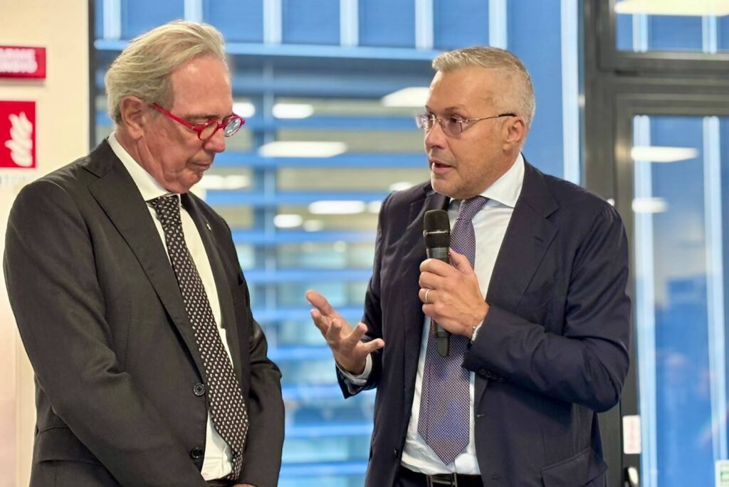 L'intervento dell'assessore Sergio Emidio Bini insieme al titolare di Biofarma Germano Scarpa