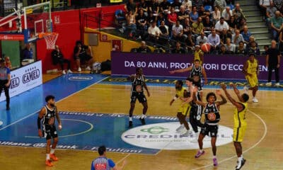 Un'azione del match