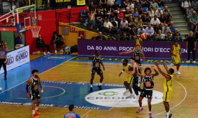 Un'azione del match