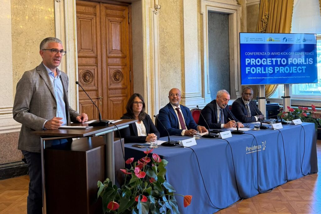 L'assessore regionale Pierpaolo Roberti durante il suo intervento alla presentazione del progetto Forlis a Trieste