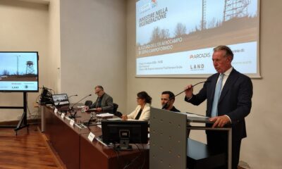 L'assessore Scoccimarro alla presentazione del progetto per il recupero dell’ex aerocampo di Udine-Campoformido.