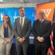 Il governatore del Friuli Venezia Giulia e presidente della Conferenza delle Regioni e delle Province autonome Massimiliano Fedriga (al centro) nel corso dell'incontro svoltosi al Wilson Center, alla presenza della presidente e amministratrice delegata Natasha Jacome (seconda da sinistra), la vicepresidente Keri Lowry, Philip Reeker, già ambasciatore statunitense e Distinguished Fellow, e l'assessore regionale alla Ricerca Alessia Rosolen