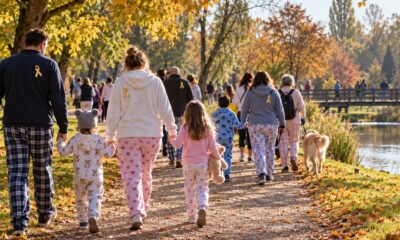 Camminata in pigiama nel parco