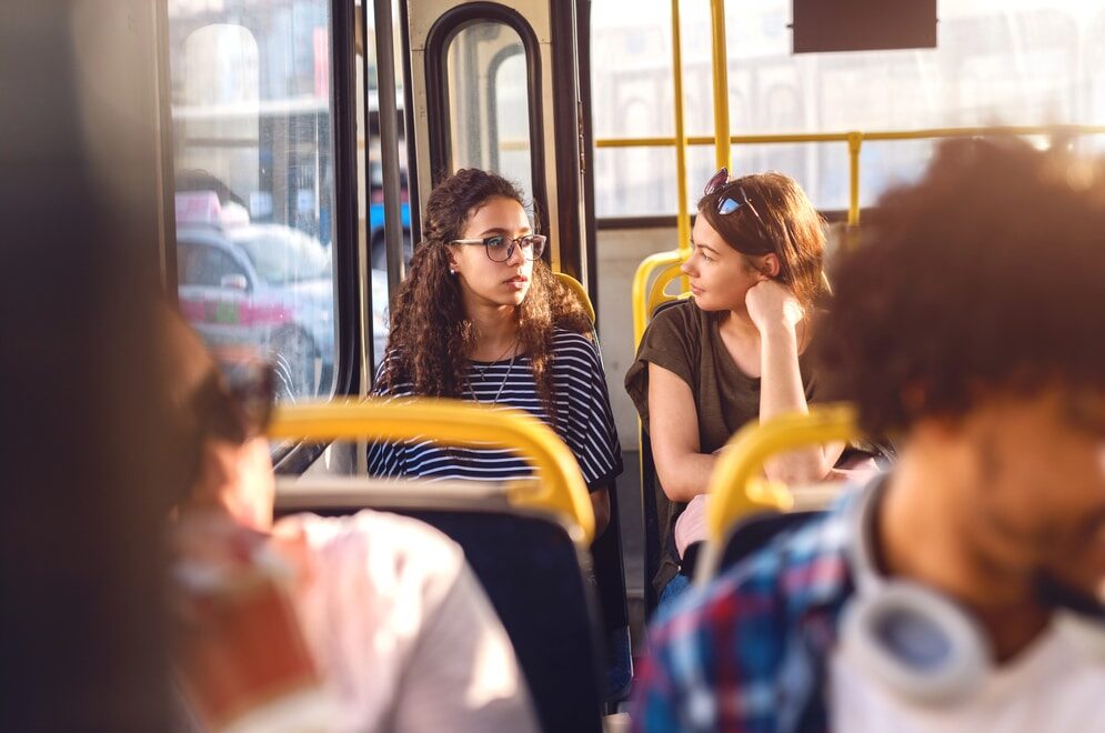 Studentesse sull'autobus