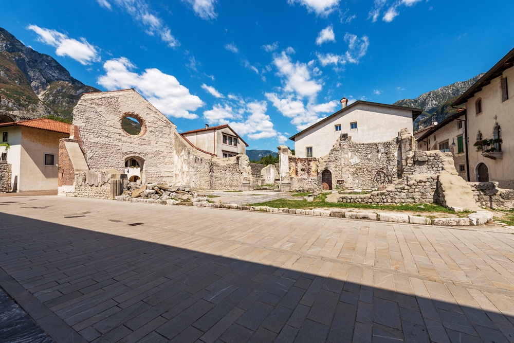 Venzone, antichi ruderi della Chiesa di San Giovanni Battista