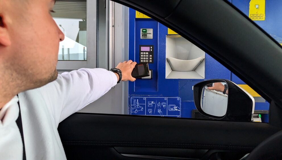 Pagamento contactless al casello autostradale