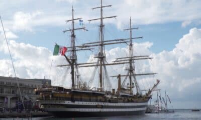 La nave scuola della Marina Militare Amerigo Vespucci a Trieste
