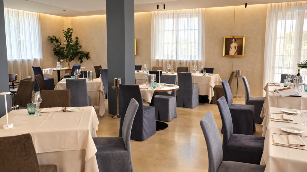 Una sala del ristorante di Villa Russiz