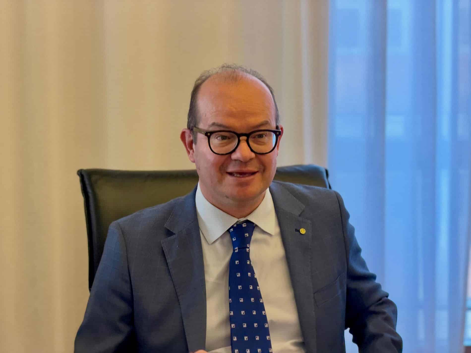 Il vicegovernatore Anzil durante l'ultima riunione di Giunta