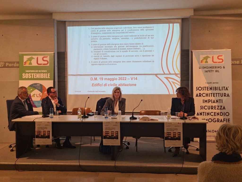 L'assessore regionale Cristina Amirante, al centro, all'incontro in Fiera a Pordenone