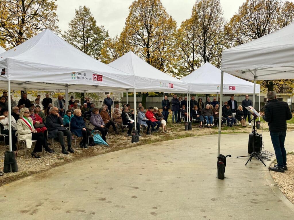 Il pubblico presente alla cerimonia svoltasi oggi a Barbeano