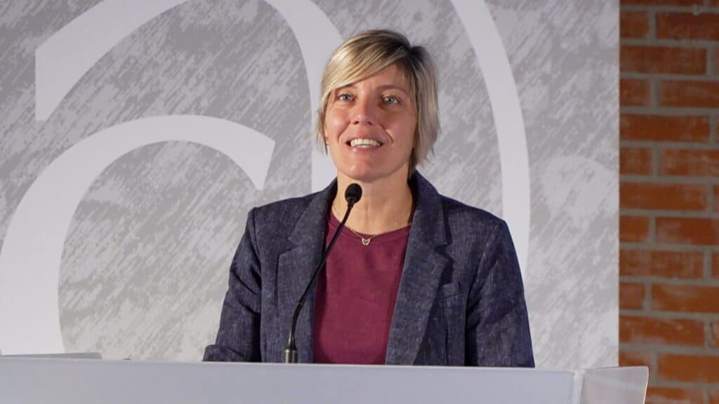 L'assessore regionale alle Finanze Barbara Zilli durante il suo intervento al convegno di Confartigianato a Gemona del Friuli.