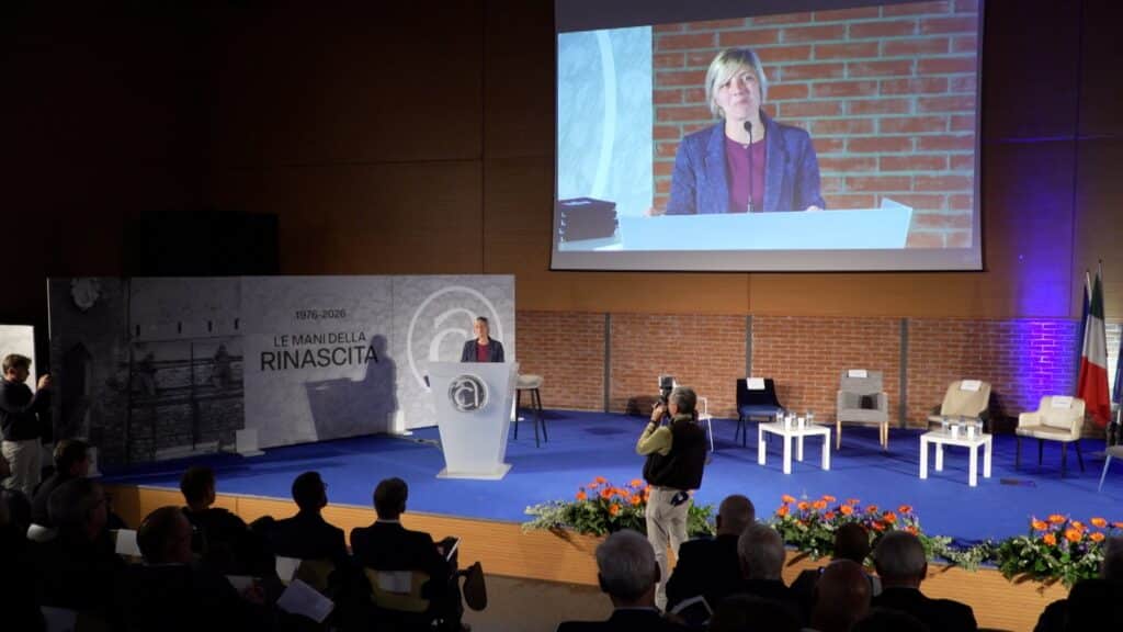 Un momento del convegno "Le mani della rinascita" all'Istituto D'Aronco di Gemona del Friuli.