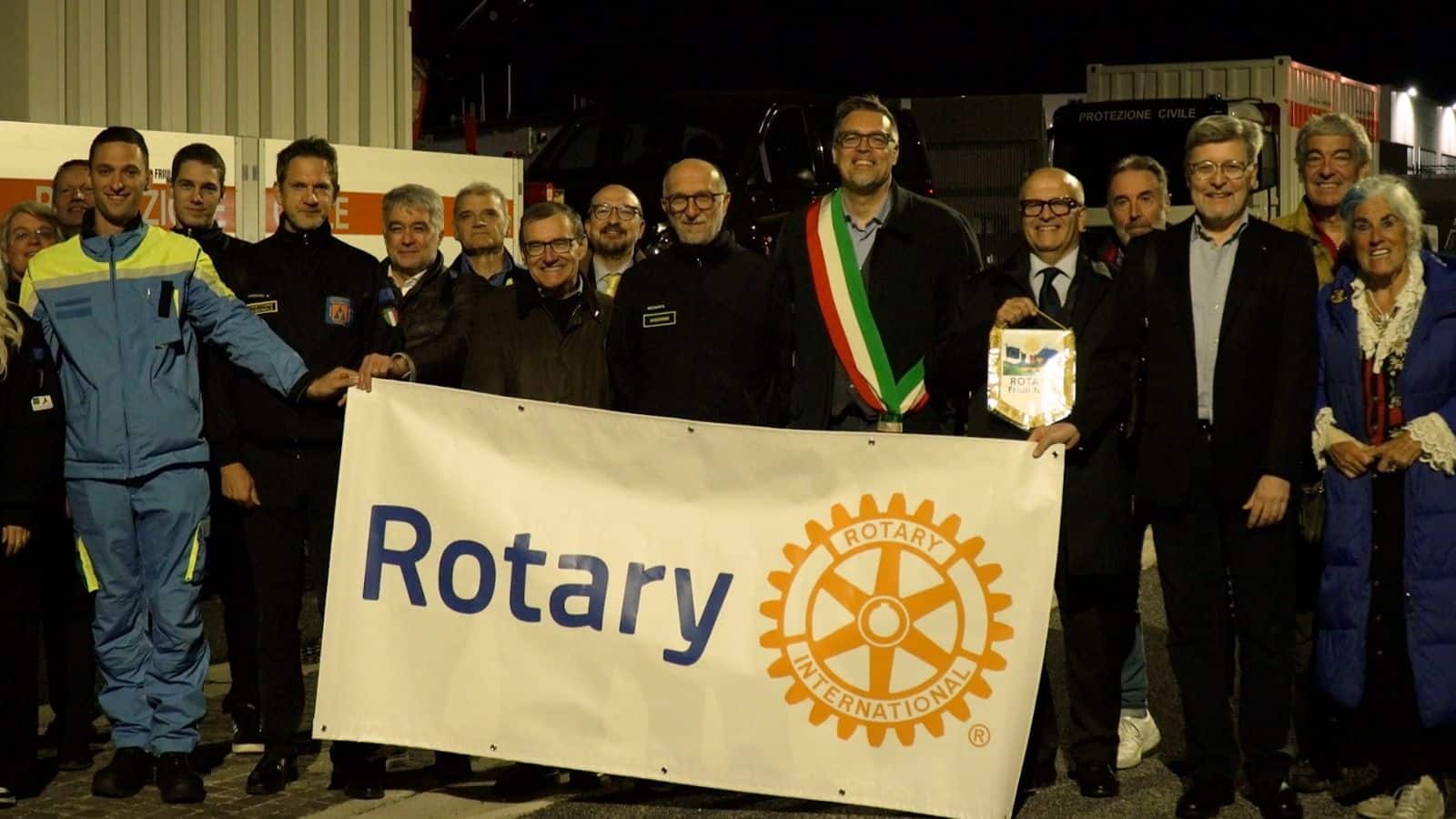 Prima della partenza del convoglio di aiuti umanitari da Palmanova