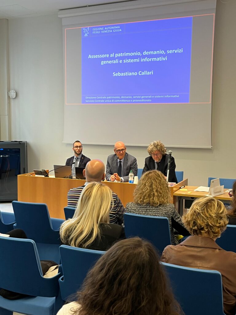 L’assessore al Patrimonio, demanio, servizi generali e sistemi informativi, Sebastiano Callari (al centro) all’Infoday sui servizi della Centrale unica di committenza della Regione