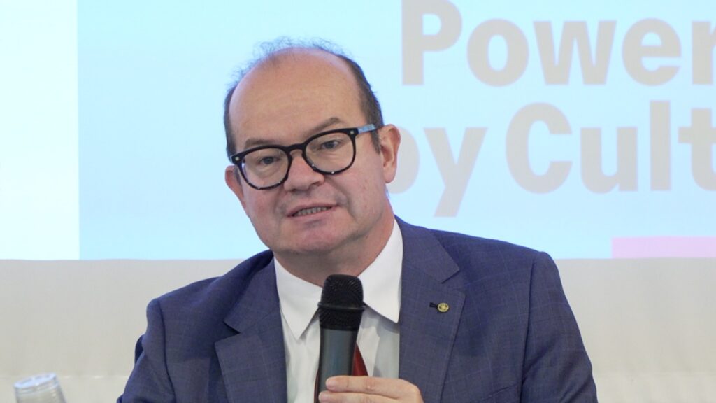 Il vicegovernatore con delega alla Cultura, Mario Anzil, a Pordenone durante il suo intervento alla presentazione di Eureka 2026, la fiera delle imprese culturali e creative