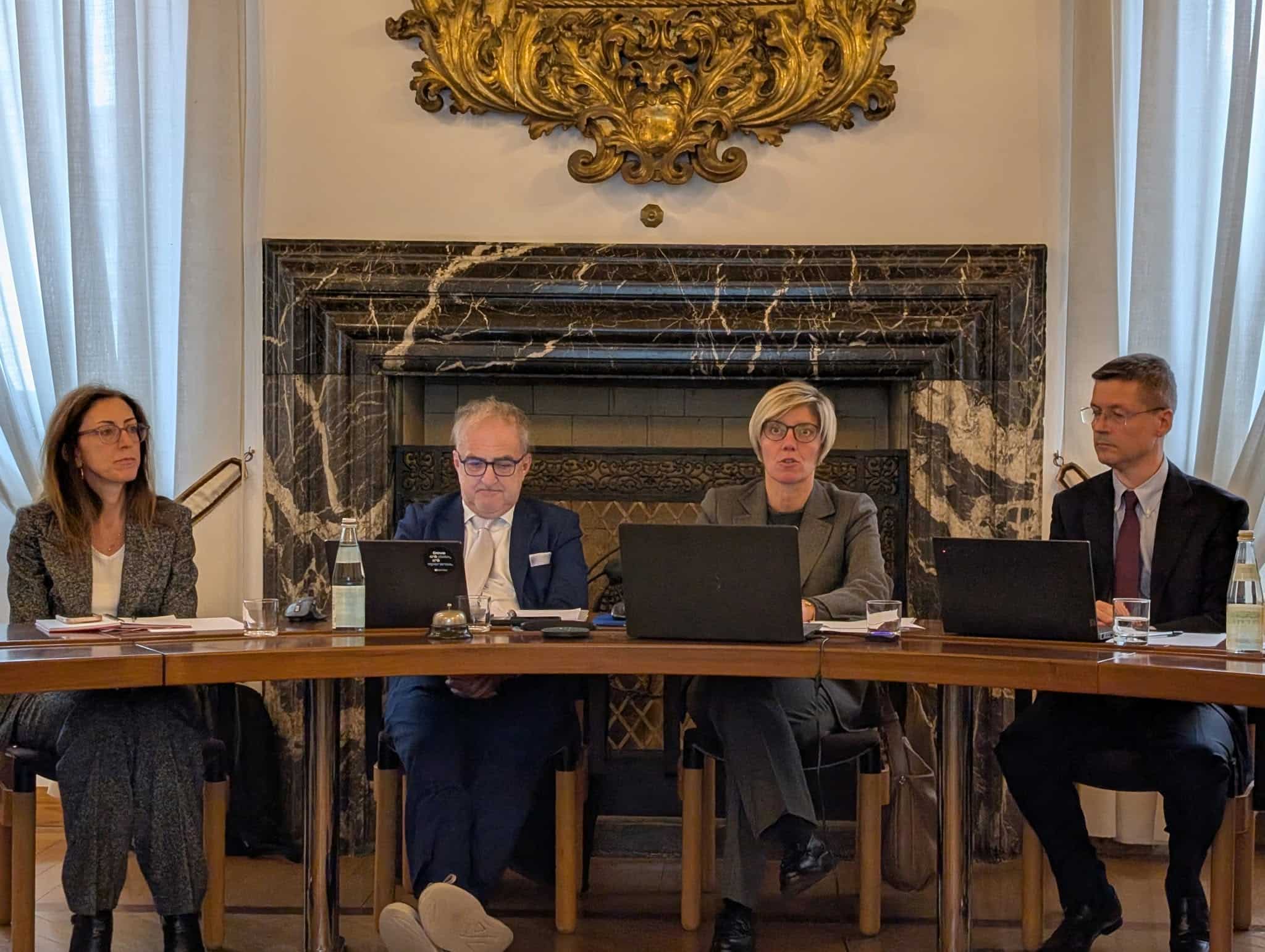 L'assessore regionale alle Finanze Barbara Zilli durante il suo intervento.