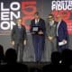 L'assessore regionale Stefano Zannier durante la consegna della targa celebrativa della Regione alla famiglia Lorenzon per i 50 anni di attività dell'azienda.