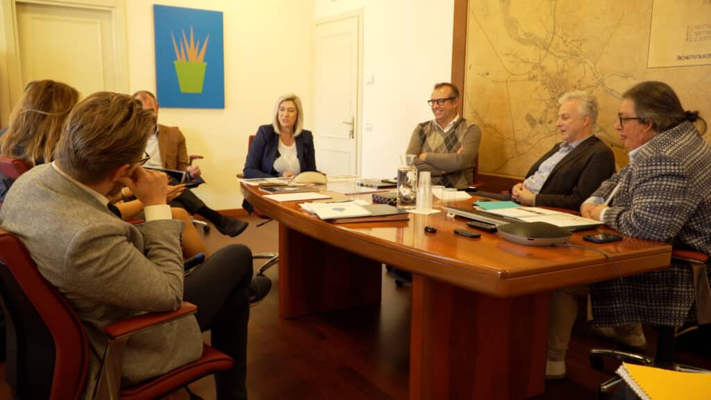 L'incontro tra l'assessore regionale alle Infrastrutture e territorio Cristina Amirante e i vertici di Irisacqua a Gorizia