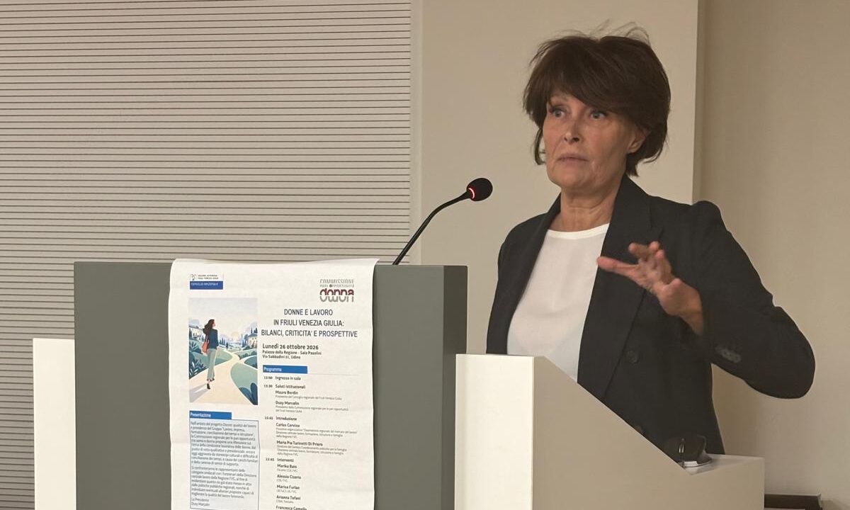 L'assessore regionale Alessia Rosolen interviene al convegno della Commissione regionale Pari opportunità nella sede della Regione a Udine