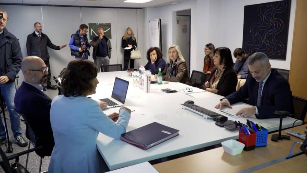 L'assessore regionale alle Infrastrutture e territorio, Cristina Amirante durante la conferenza regionale delle Ater a Udine