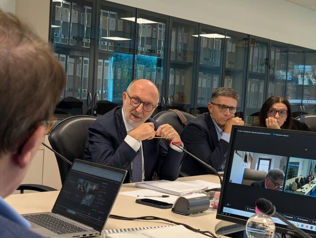 L'assessore regionale alla Salute Riccardo Riccardi durante il suo intervento al Consiglio delle autonomie locali.