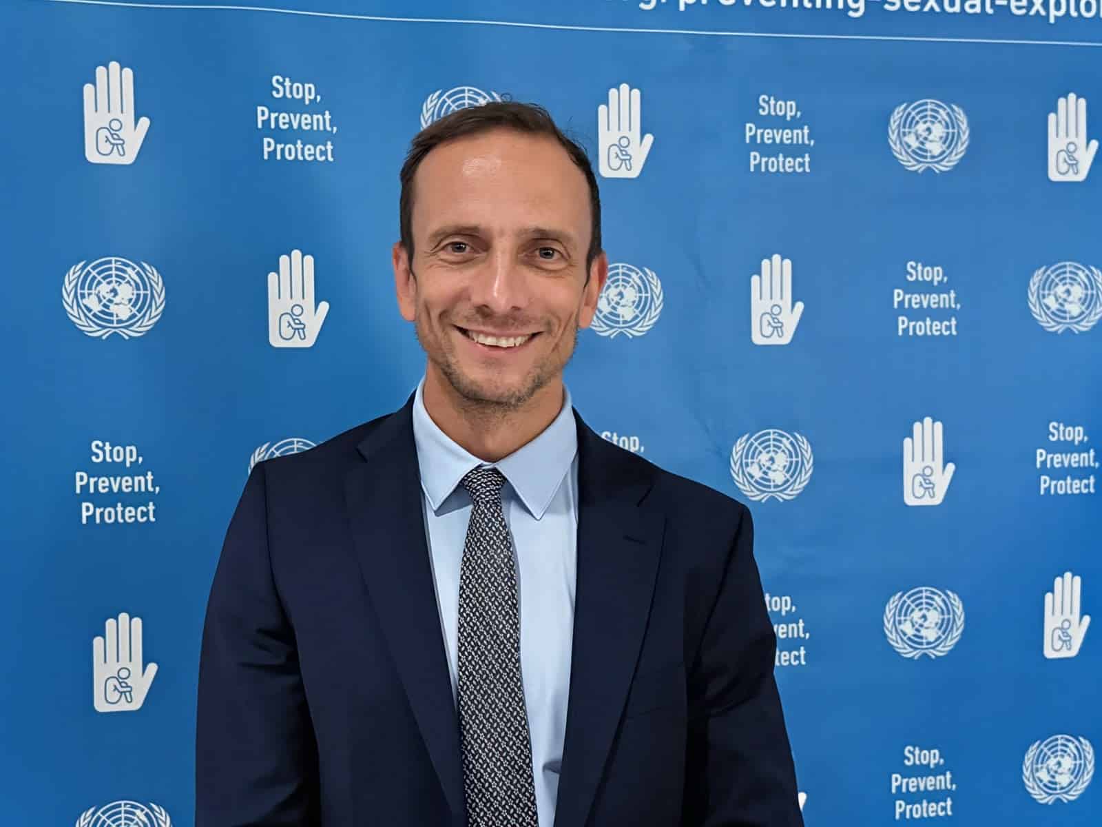 Il governatore del Friuli Venezia Giulia Massimiliano Fedriga nel Palazzo di Vetro delle Nazioni Unite a New York all'incontro dedicato all'ecosistema regionale della ricerca e dell'innovazione.